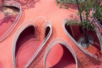XISUI Design’s Amorphous Playground Is Made Of Parametrically-Designed Undulating Mountains